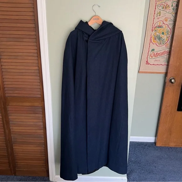 Vintage Long Dark Blue Wool Hooded Cape Cloak - cosplay Victorian or hobbit - Picture 4 of 17